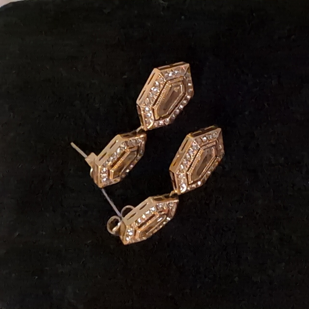 Gold And Diamond Earring - Picture 2 of 3